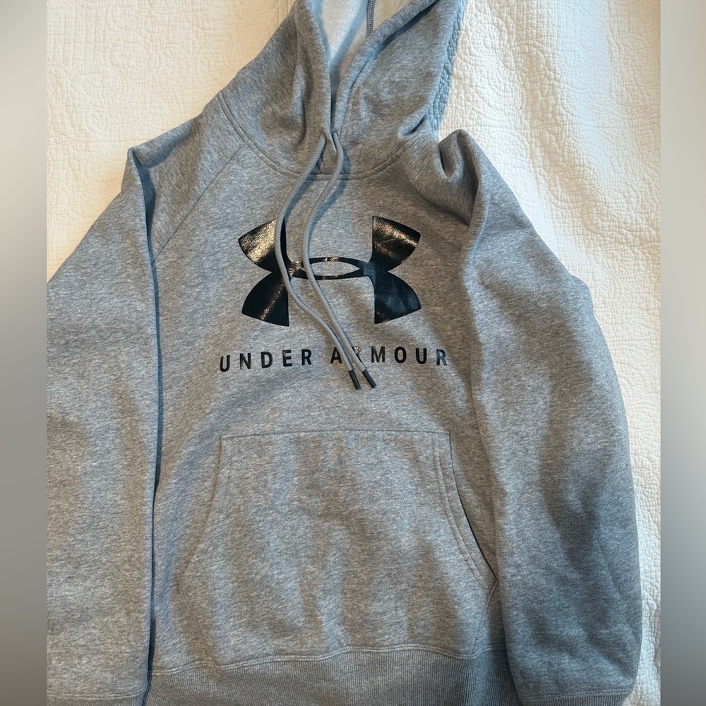 Under Armour Sweatshirt